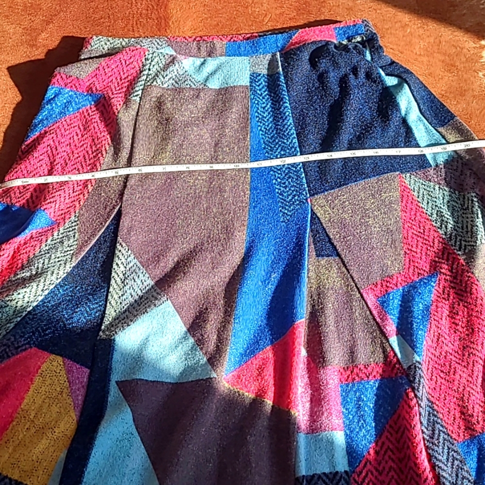 Colorful Geometric Patterned Skirt - Picture 5 of 11